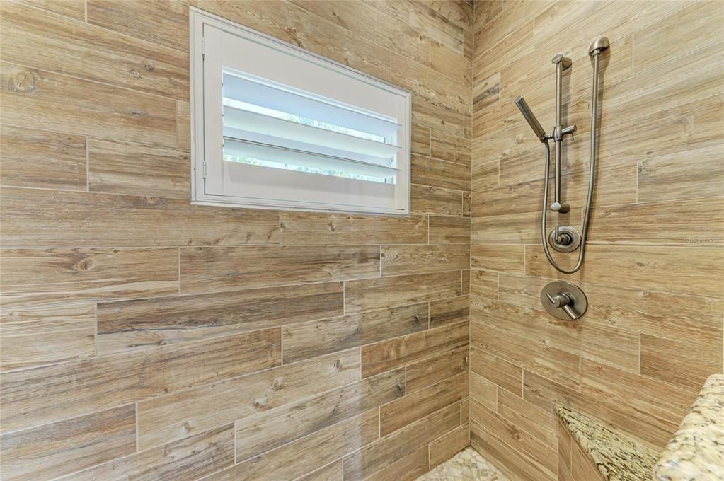 待售: $1,750,000 (4 贝兹, 4 浴室, 3712 平方英尺)