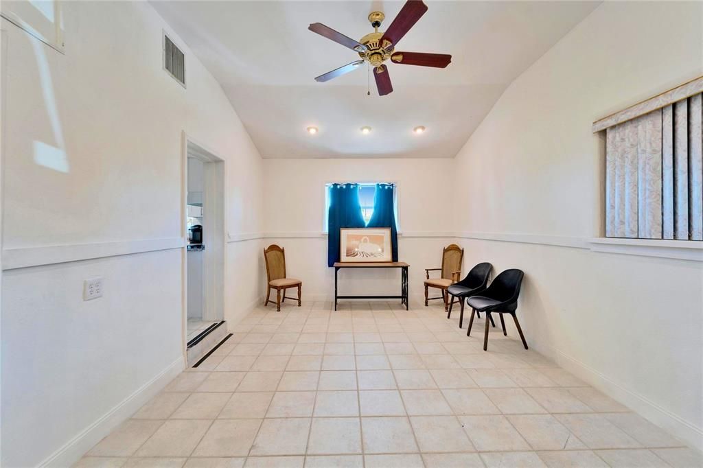 En Venta: $899,000 (3 camas, 2 baños, 1414 Pies cuadrados)