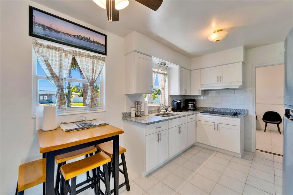 En Venta: $899,000 (3 camas, 2 baños, 1414 Pies cuadrados)