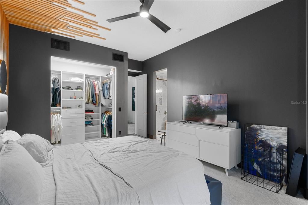 Activo con contrato: $477,000 (3 camas, 2 baños, 2053 Pies cuadrados)