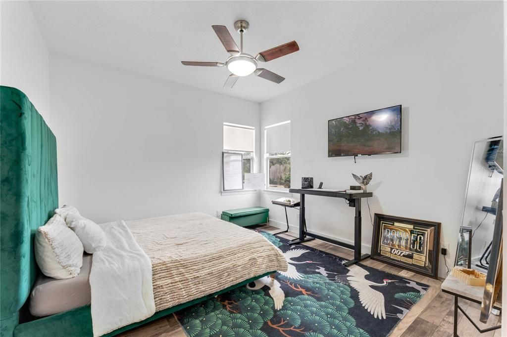 Activo con contrato: $477,000 (3 camas, 2 baños, 2053 Pies cuadrados)