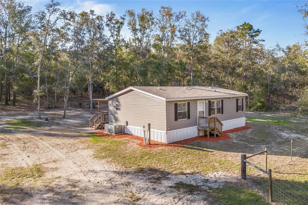 最近售出: $239,000 (3 贝兹, 2 浴室, 1120 平方英尺)