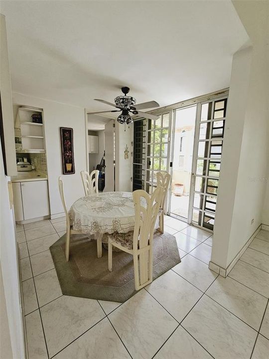 En Venta: $1,199,000 (5 camas, 5 baños, 5556 Pies cuadrados)