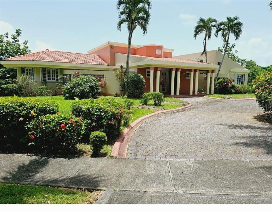 En Venta: $1,199,000 (5 camas, 5 baños, 5556 Pies cuadrados)