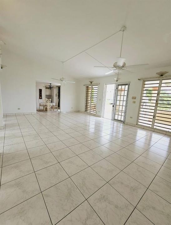 En Venta: $1,199,000 (5 camas, 5 baños, 5556 Pies cuadrados)