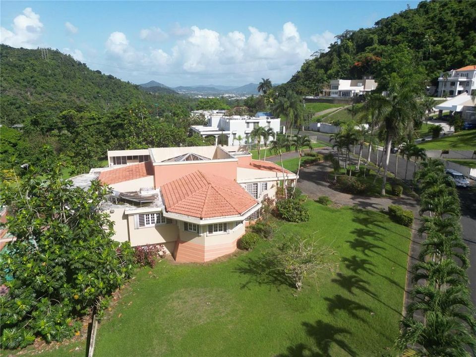 En Venta: $1,199,000 (5 camas, 5 baños, 5556 Pies cuadrados)