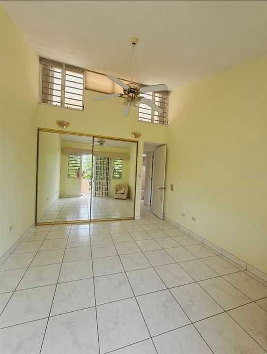 En Venta: $1,199,000 (5 camas, 5 baños, 5556 Pies cuadrados)