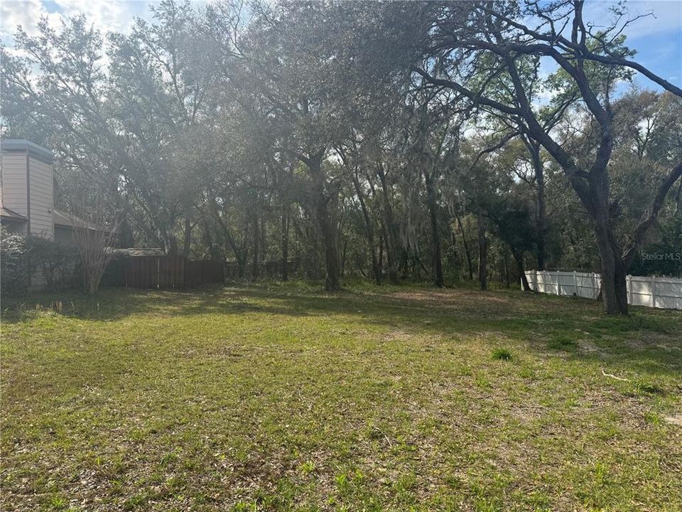 最近售出: $40,000 (0.25 acres)