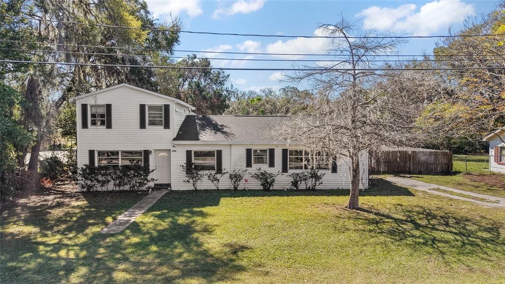 Active With Contract: $209,900 (3 beds, 2 baths, 1632 Square Feet)