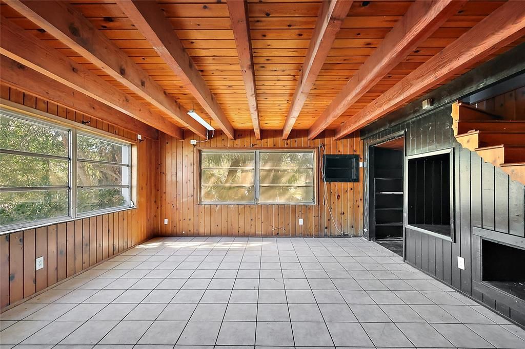 Active With Contract: $209,900 (3 beds, 2 baths, 1632 Square Feet)