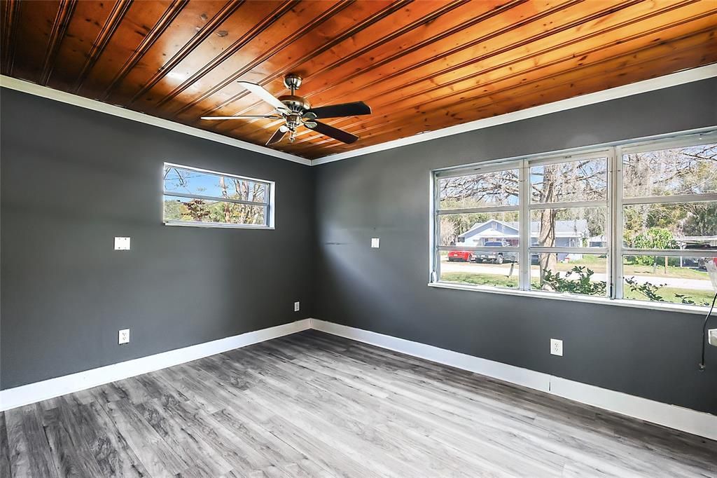 Active With Contract: $209,900 (3 beds, 2 baths, 1632 Square Feet)