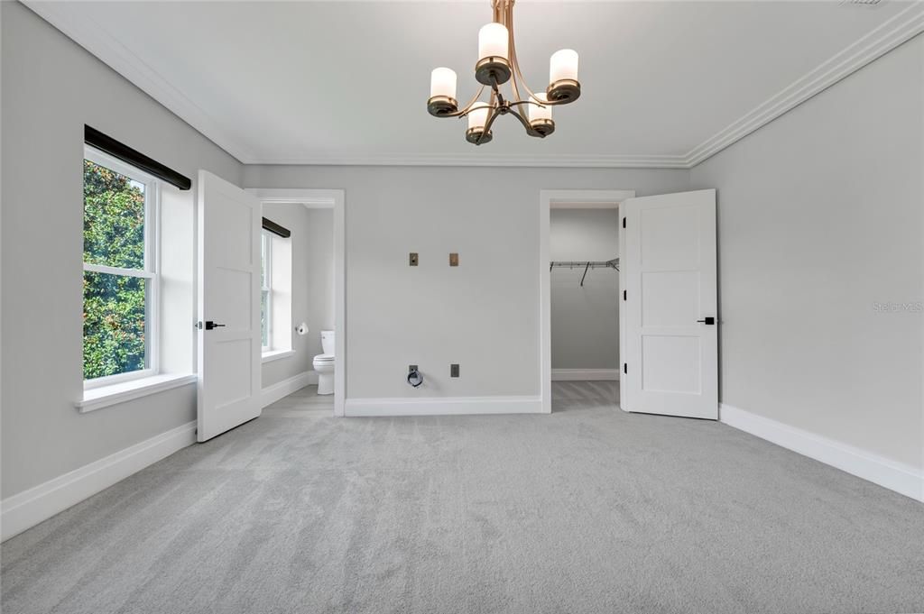 Под контрактом: $3,590,000 (8 спален, 7 ванн, 8203 Квадратных фут)