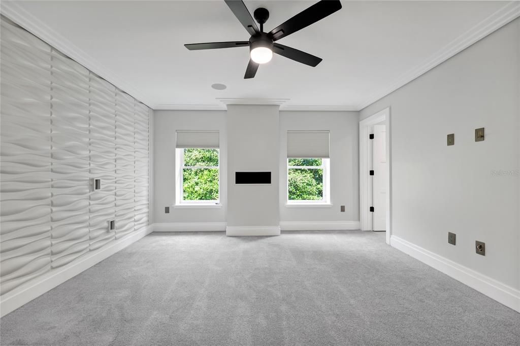 Под контрактом: $3,590,000 (8 спален, 7 ванн, 8203 Квадратных фут)