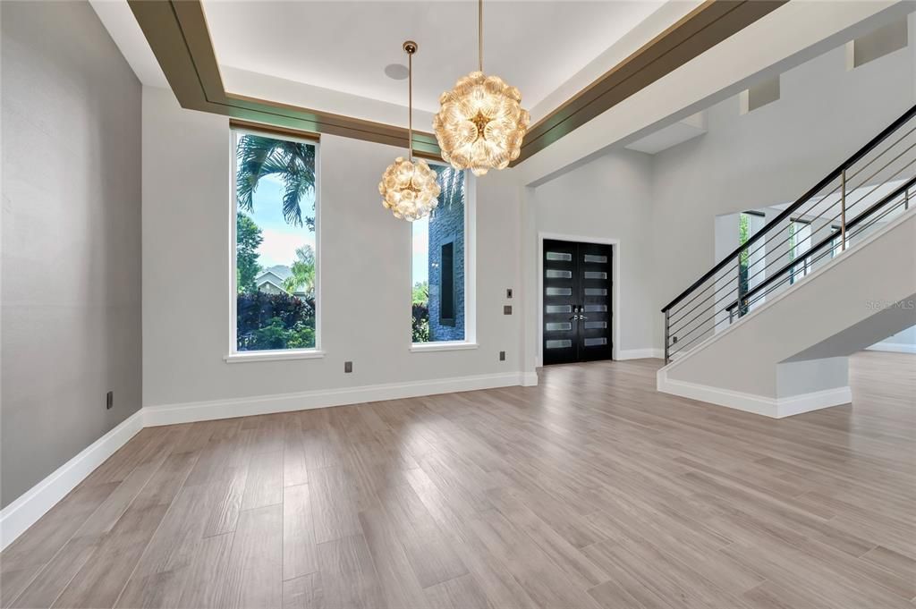 Под контрактом: $3,590,000 (8 спален, 7 ванн, 8203 Квадратных фут)