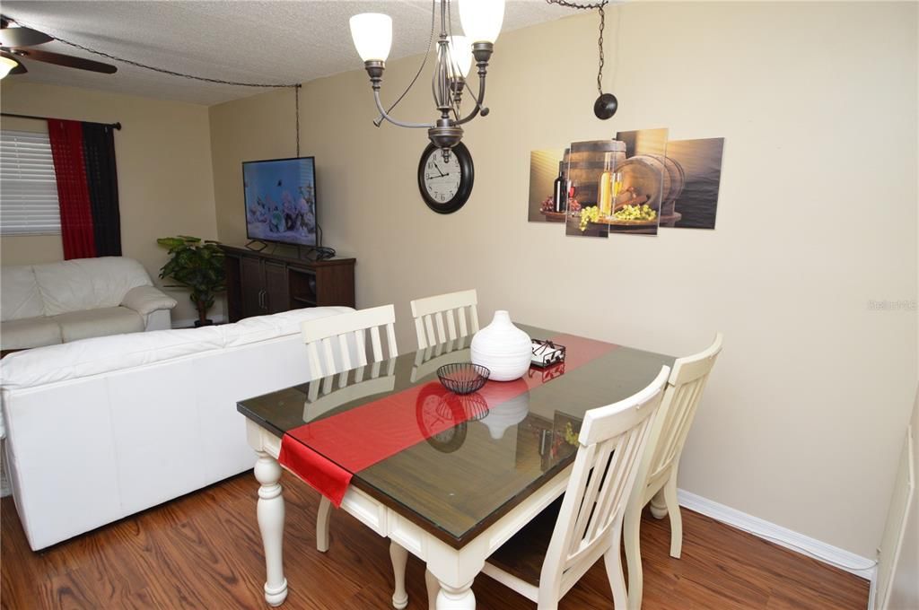 Active With Contract: $1,700 (1 beds, 1 baths, 747 Square Feet)