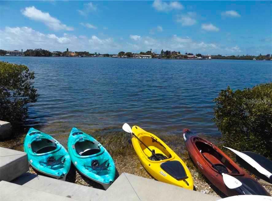 Active With Contract: $1,700 (1 beds, 1 baths, 747 Square Feet)