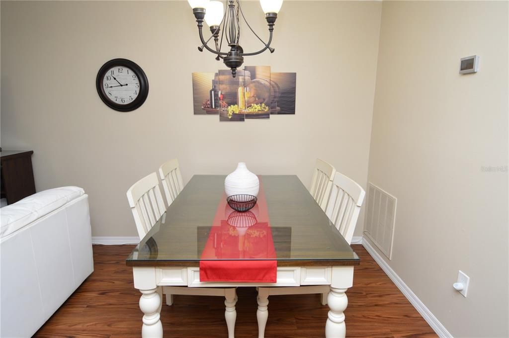 Active With Contract: $1,700 (1 beds, 1 baths, 747 Square Feet)