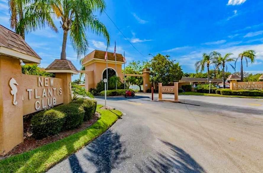 Active With Contract: $1,700 (1 beds, 1 baths, 747 Square Feet)