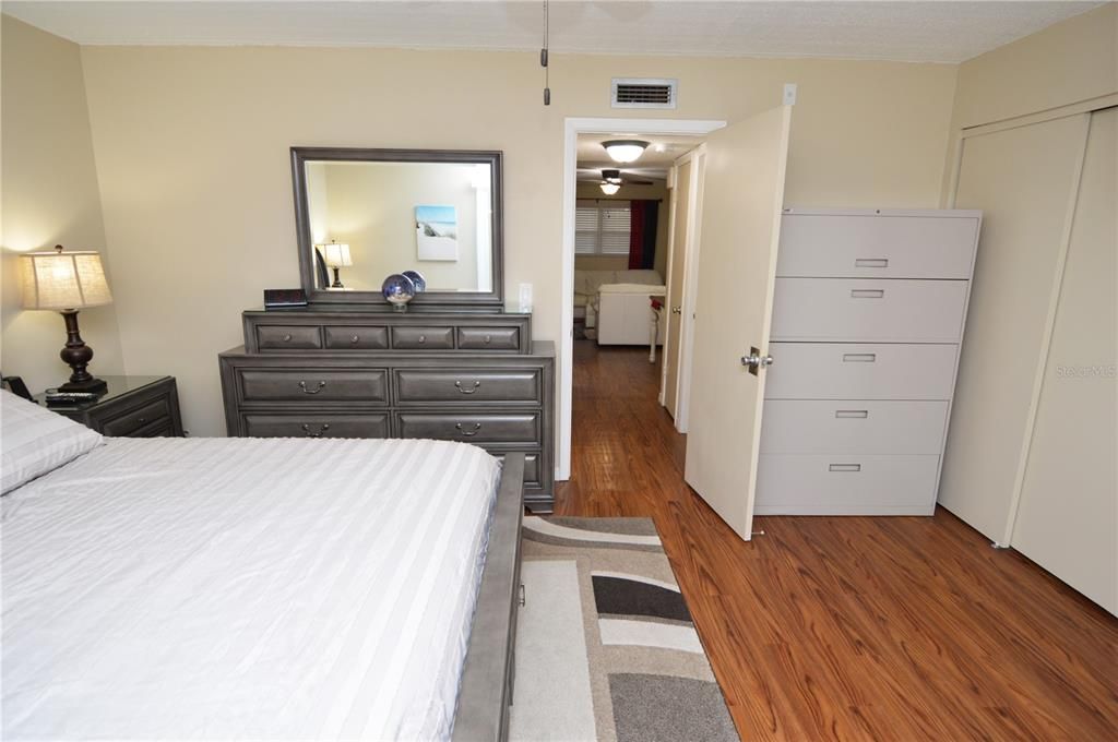 Active With Contract: $1,700 (1 beds, 1 baths, 747 Square Feet)