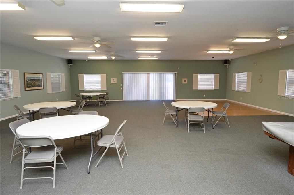 Active With Contract: $1,700 (1 beds, 1 baths, 747 Square Feet)