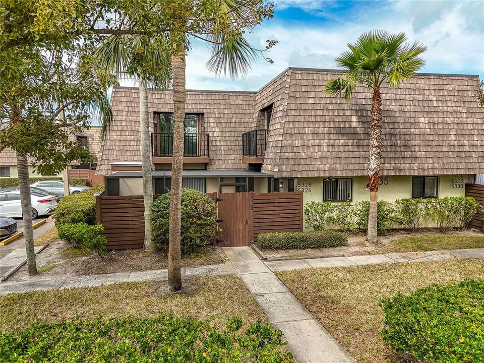 Recently Rented: $2,250 (2 beds, 2 baths, 1312 Square Feet)