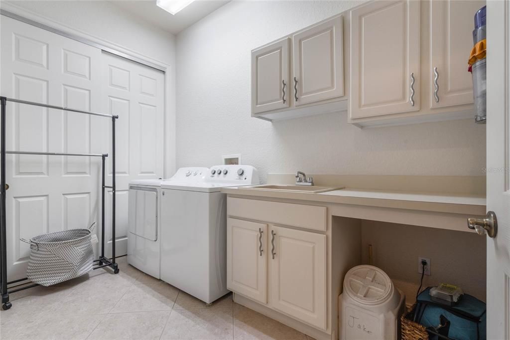 待售: $425,000 (3 贝兹, 3 浴室, 2686 平方英尺)