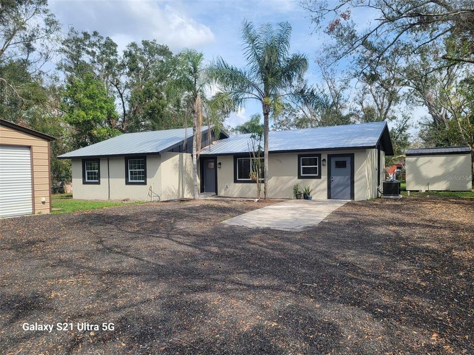 Recently Sold: $410,000 (3 beds, 2 baths, 1233 Square Feet)