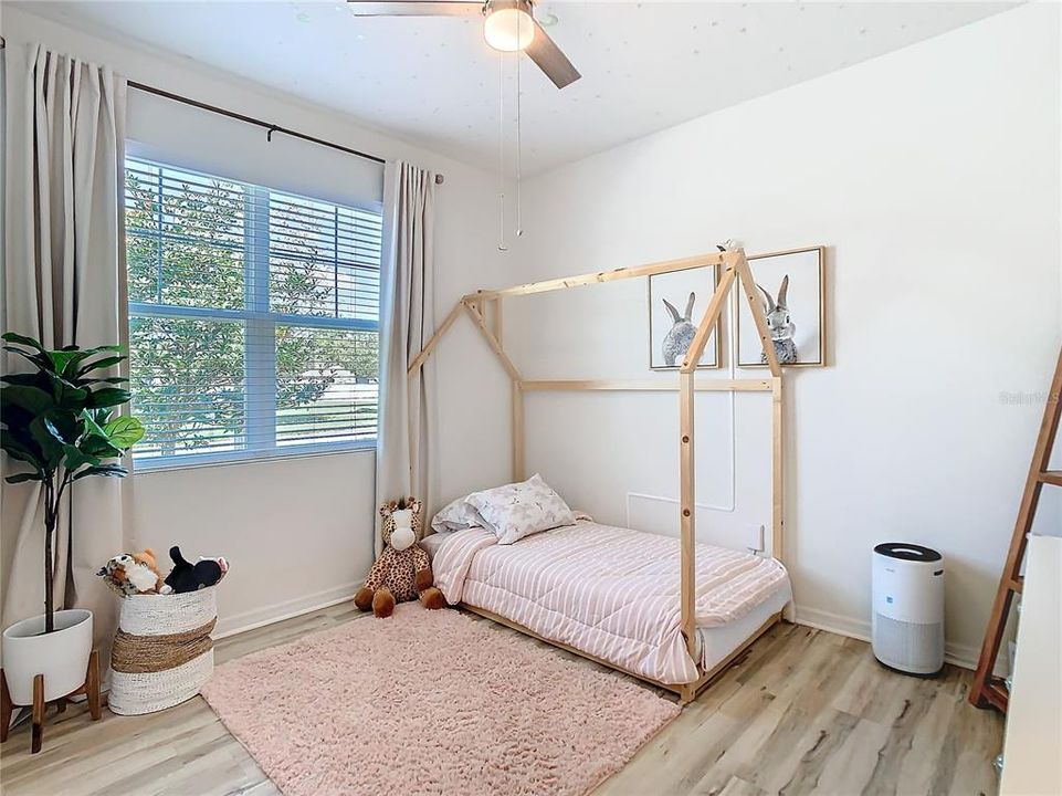 合同活跃: $319,000 (3 贝兹, 2 浴室, 1812 平方英尺)