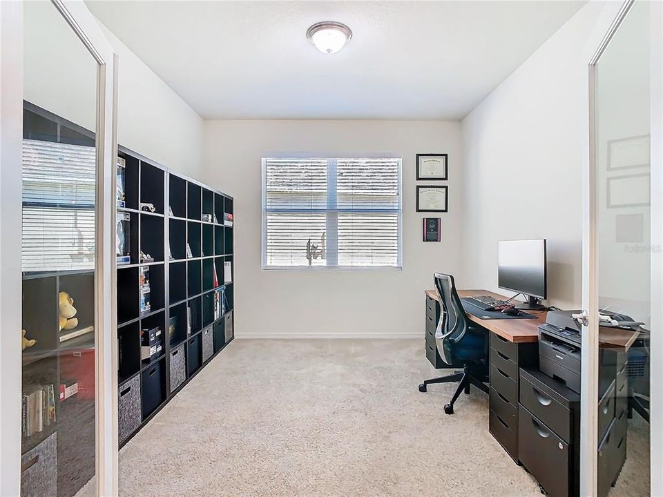 合同活跃: $319,000 (3 贝兹, 2 浴室, 1812 平方英尺)