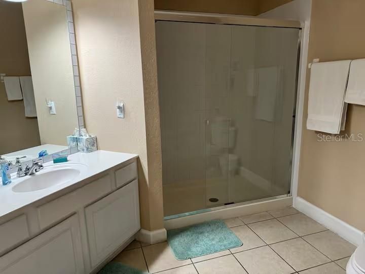 合同活跃: $450,000 (3 贝兹, 2 浴室, 1247 平方英尺)