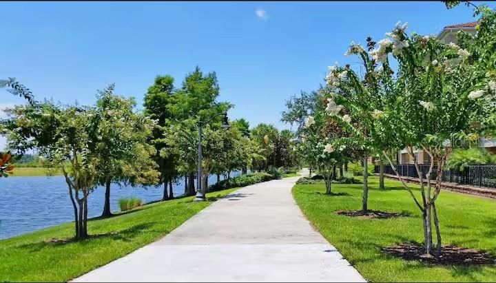 合同活跃: $450,000 (3 贝兹, 2 浴室, 1247 平方英尺)