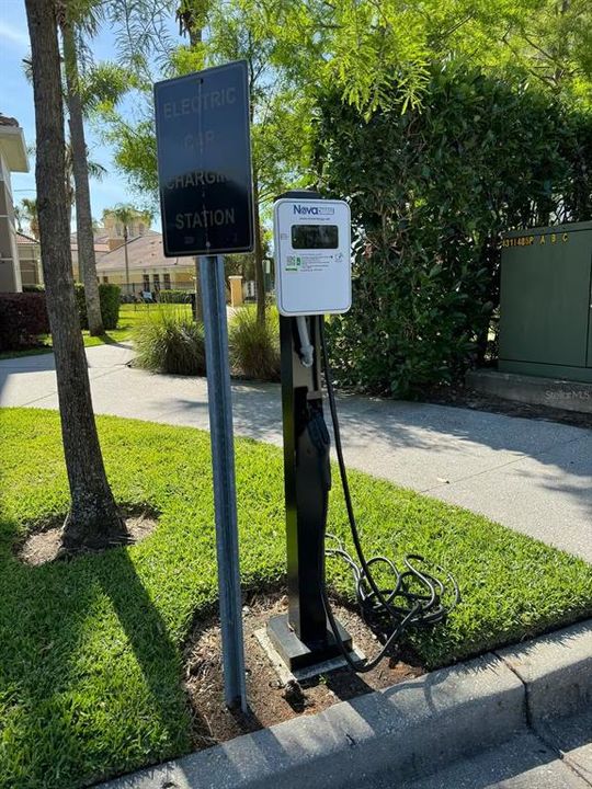 合同活跃: $450,000 (3 贝兹, 2 浴室, 1247 平方英尺)