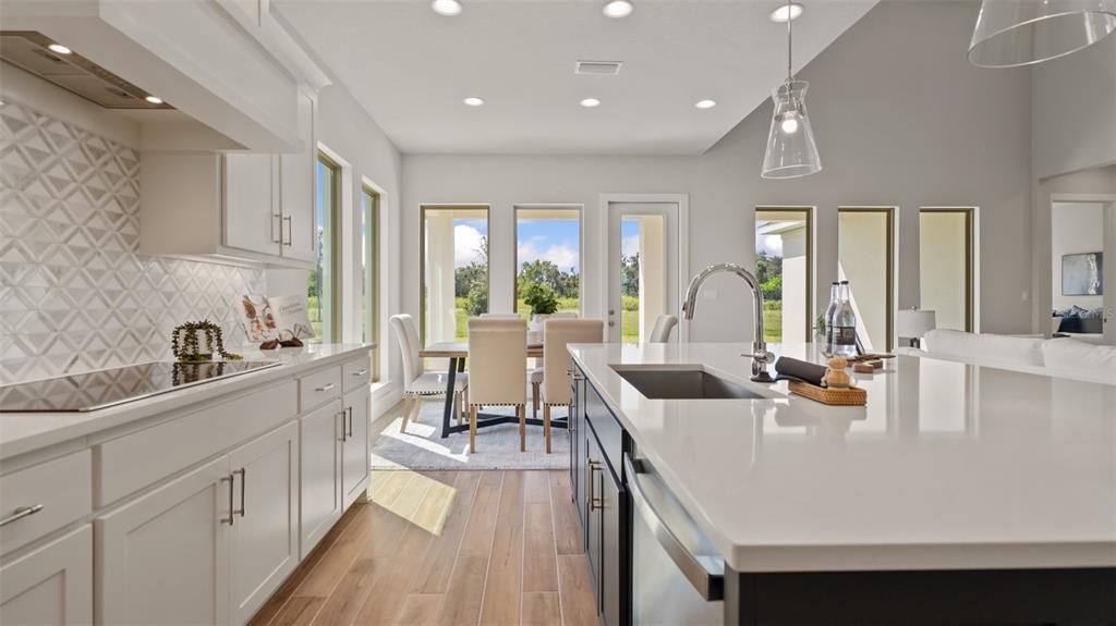 Под контрактом: $549,900 (4 спален, 3 ванн, 2713 Квадратных фут)