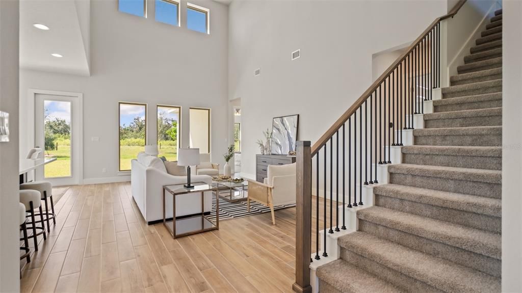 Под контрактом: $549,900 (4 спален, 3 ванн, 2713 Квадратных фут)