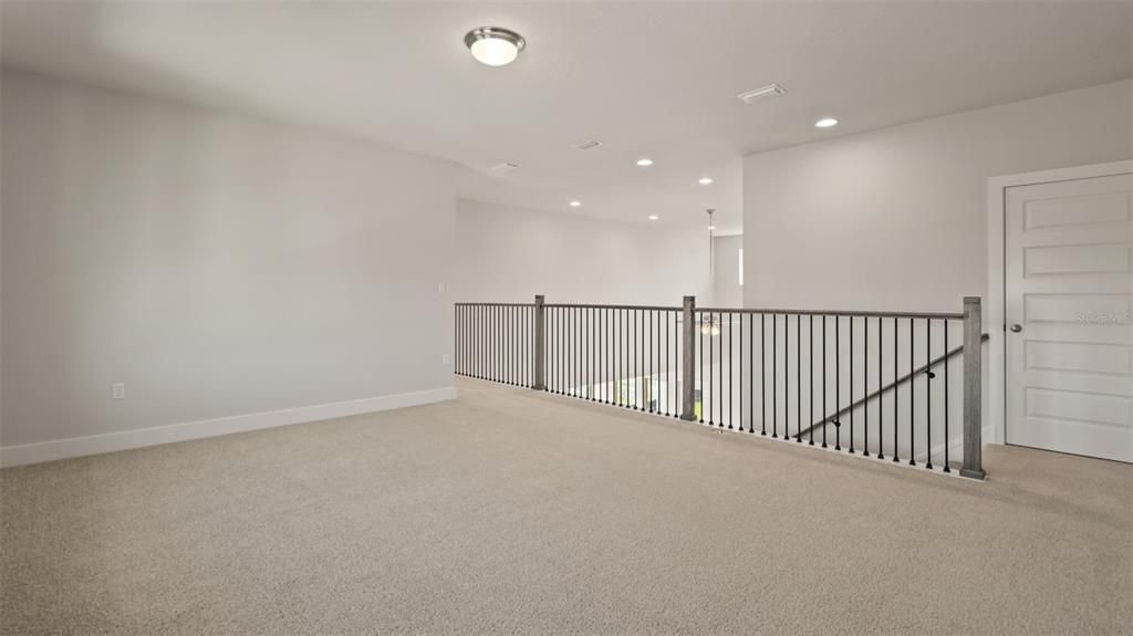 Под контрактом: $549,900 (4 спален, 3 ванн, 2713 Квадратных фут)