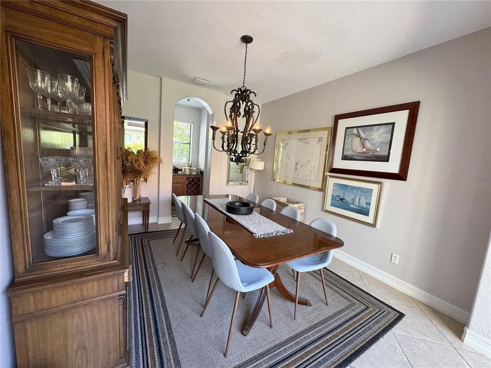 For Sale: $525,000 (4 beds, 2 baths, 3079 Square Feet)