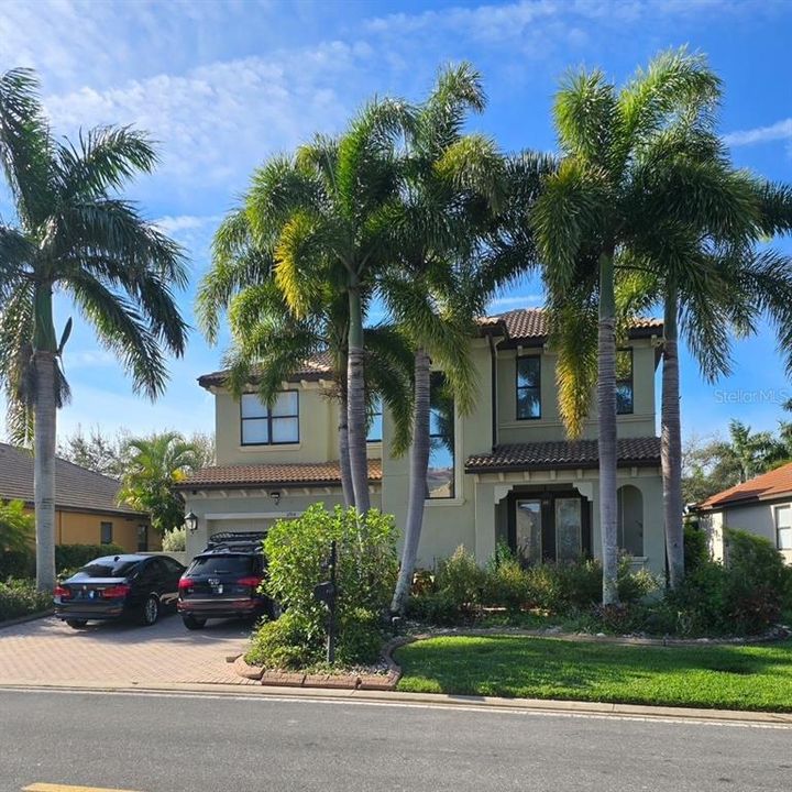 For Sale: $525,000 (4 beds, 2 baths, 3079 Square Feet)