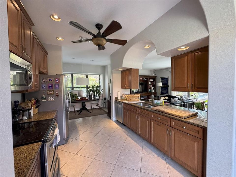 For Sale: $525,000 (4 beds, 2 baths, 3079 Square Feet)