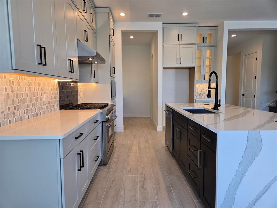 待售: $1,395,000 (6 贝兹, 5 浴室, 4152 平方英尺)