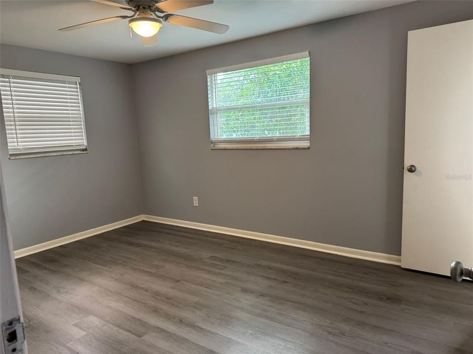 Под контрактом: $330,000 (3 спален, 1 ванн, 1332 Квадратных фут)