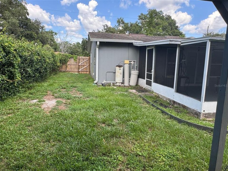 Под контрактом: $330,000 (3 спален, 1 ванн, 1332 Квадратных фут)