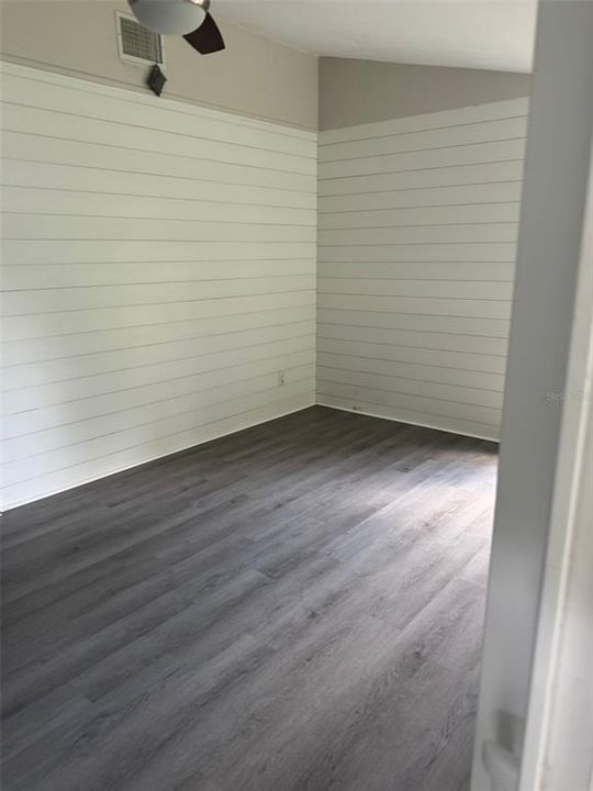 Под контрактом: $330,000 (3 спален, 1 ванн, 1332 Квадратных фут)