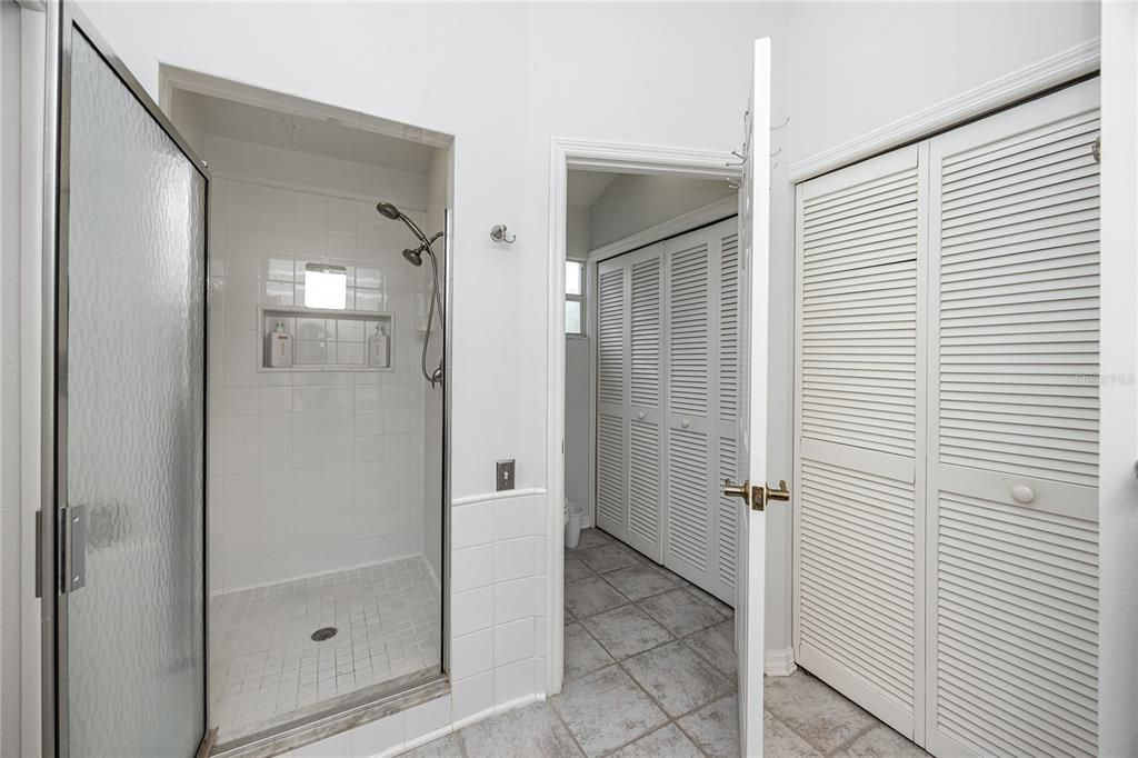 Activo con contrato: $700,000 (3 camas, 2 baños, 1650 Pies cuadrados)