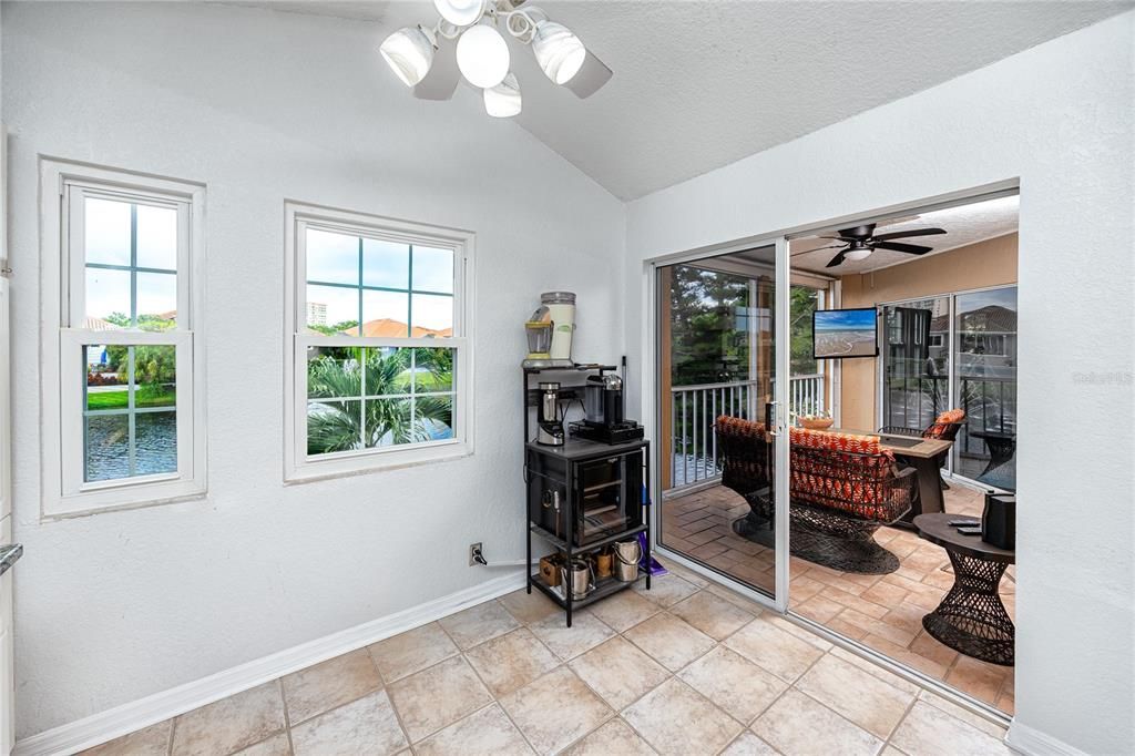 Activo con contrato: $700,000 (3 camas, 2 baños, 1650 Pies cuadrados)