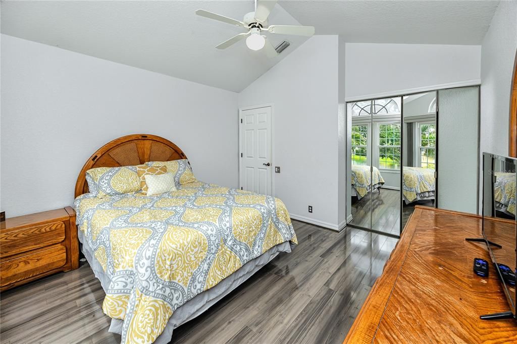 Activo con contrato: $700,000 (3 camas, 2 baños, 1650 Pies cuadrados)