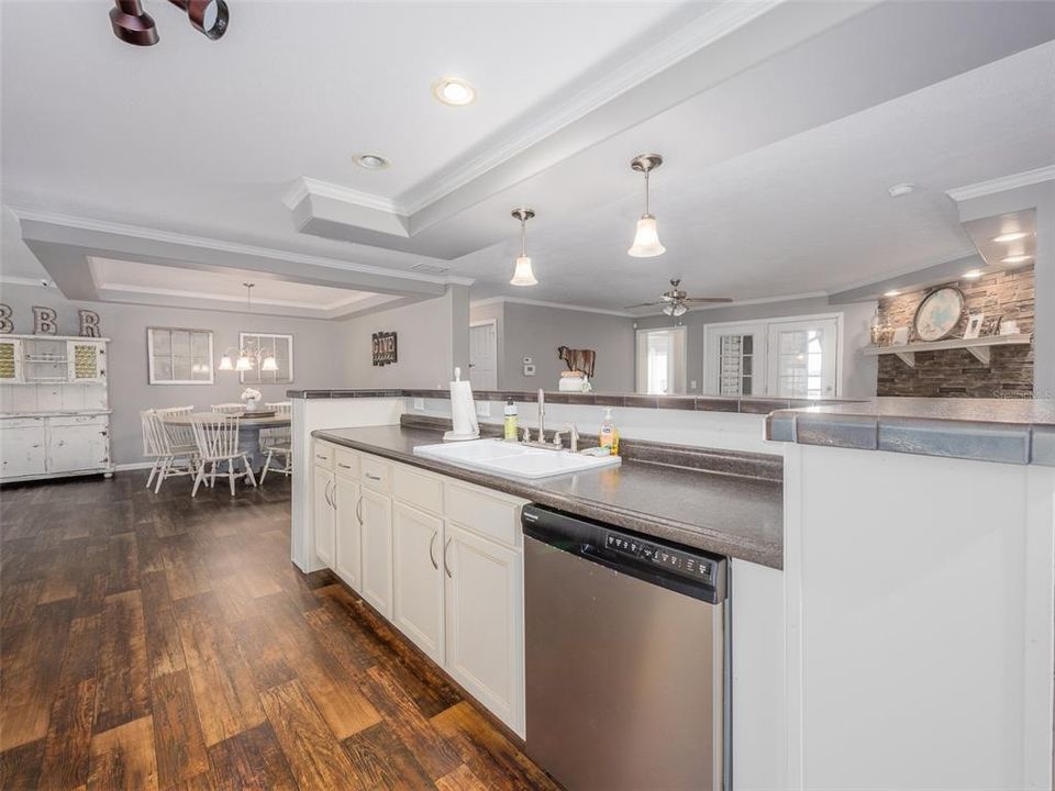 En Venta: $850,000 (5 camas, 3 baños, 2997 Pies cuadrados)
