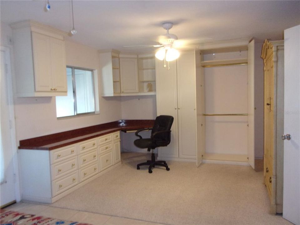 Active With Contract: $97,000 (1 beds, 1 baths, 874 Square Feet)