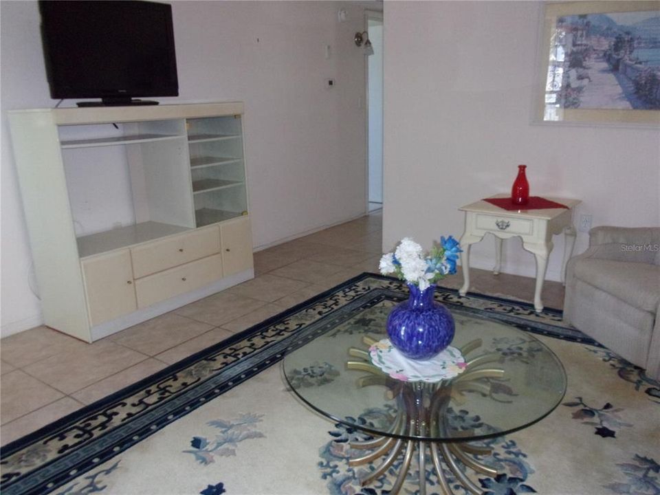 Active With Contract: $97,000 (1 beds, 1 baths, 874 Square Feet)