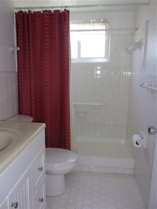 Active With Contract: $97,000 (1 beds, 1 baths, 874 Square Feet)