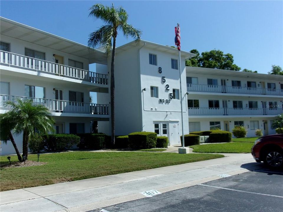 Active With Contract: $97,000 (1 beds, 1 baths, 874 Square Feet)